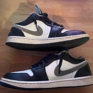 Air jordan low black medium